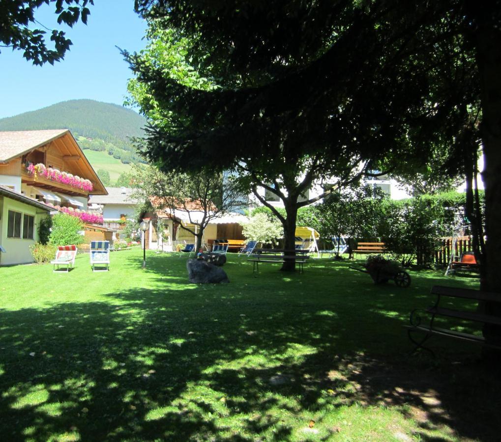 Zimmervermietung Zum Weissen Rössl Sarntal Exterior foto