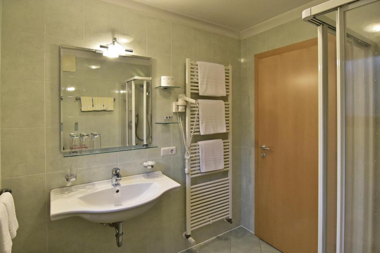 Zimmervermietung Zum Weissen Rössl Sarntal Exterior foto